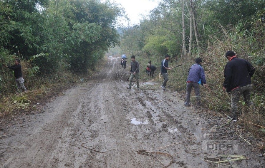 Mass social work was organised under the supervision of District Administration across Peren district on January 24. (DIPR Photo)